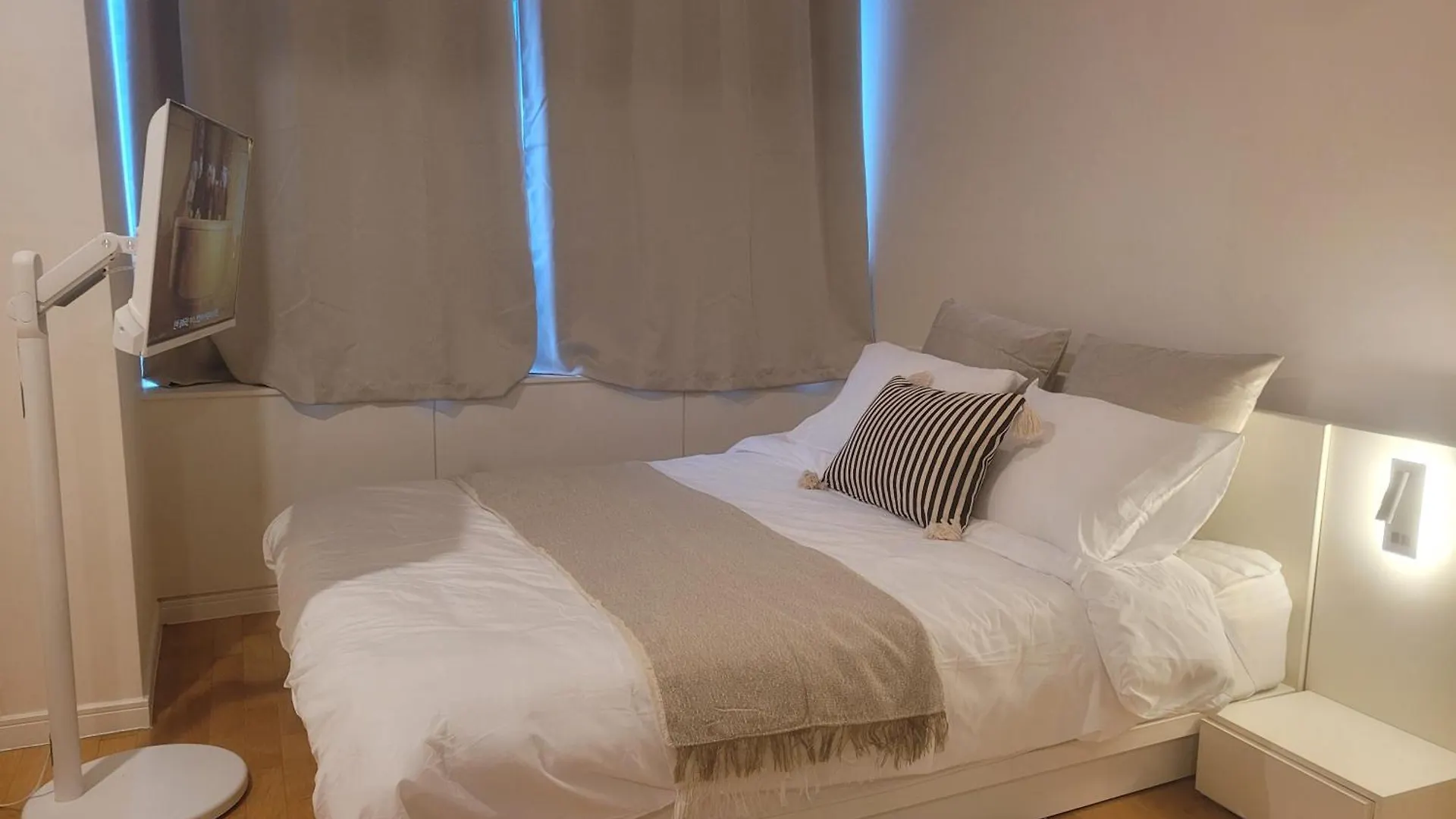 Апартаменты Sinsa Woori House Сеул 0*,  Южная Корея