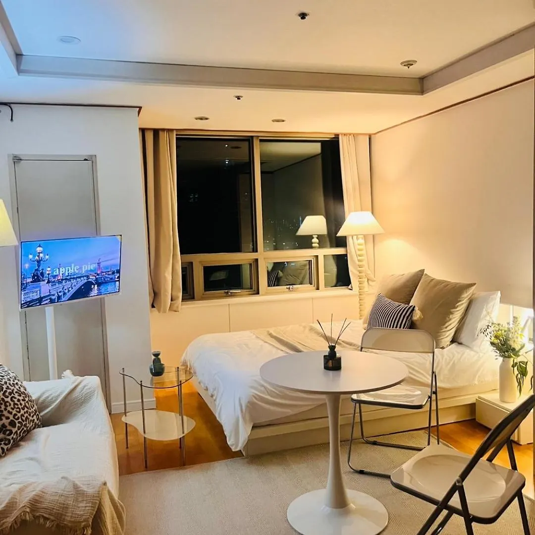 Апартаменты Sinsa Woori House Сеул Южная Корея