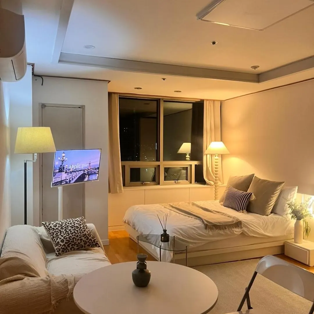 Апартаменты Sinsa Woori House Сеул